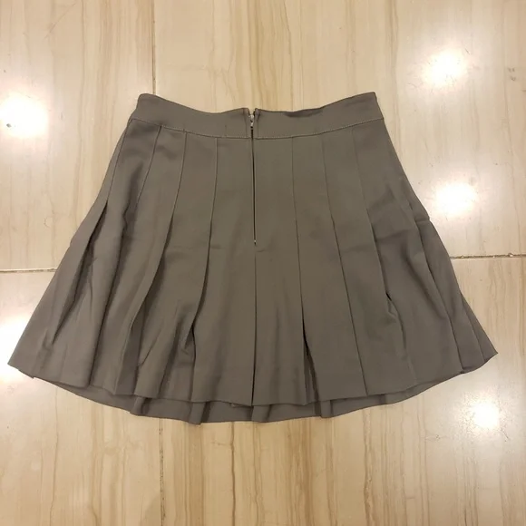 Grey skirt - Picture 2 of 2